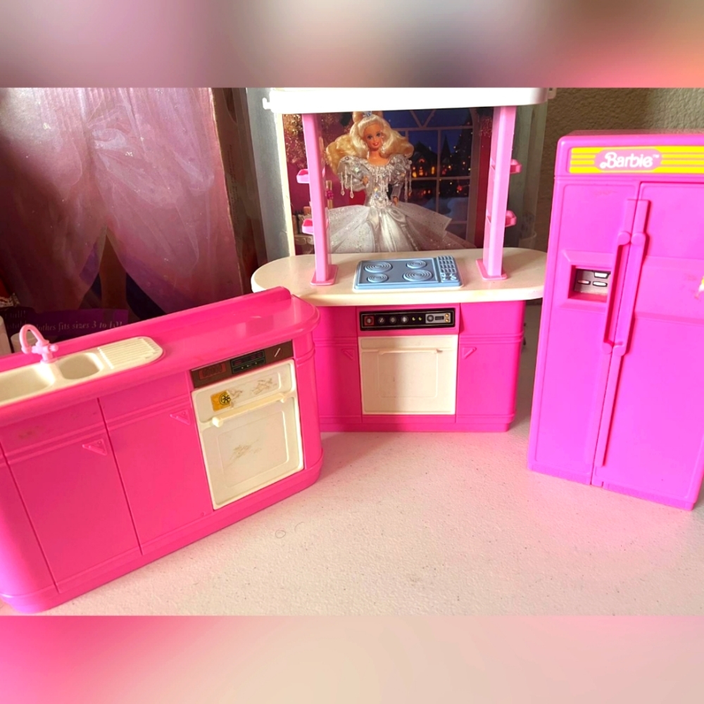Vintage barbie 1990 arco kitchen playset barbie accessories lot